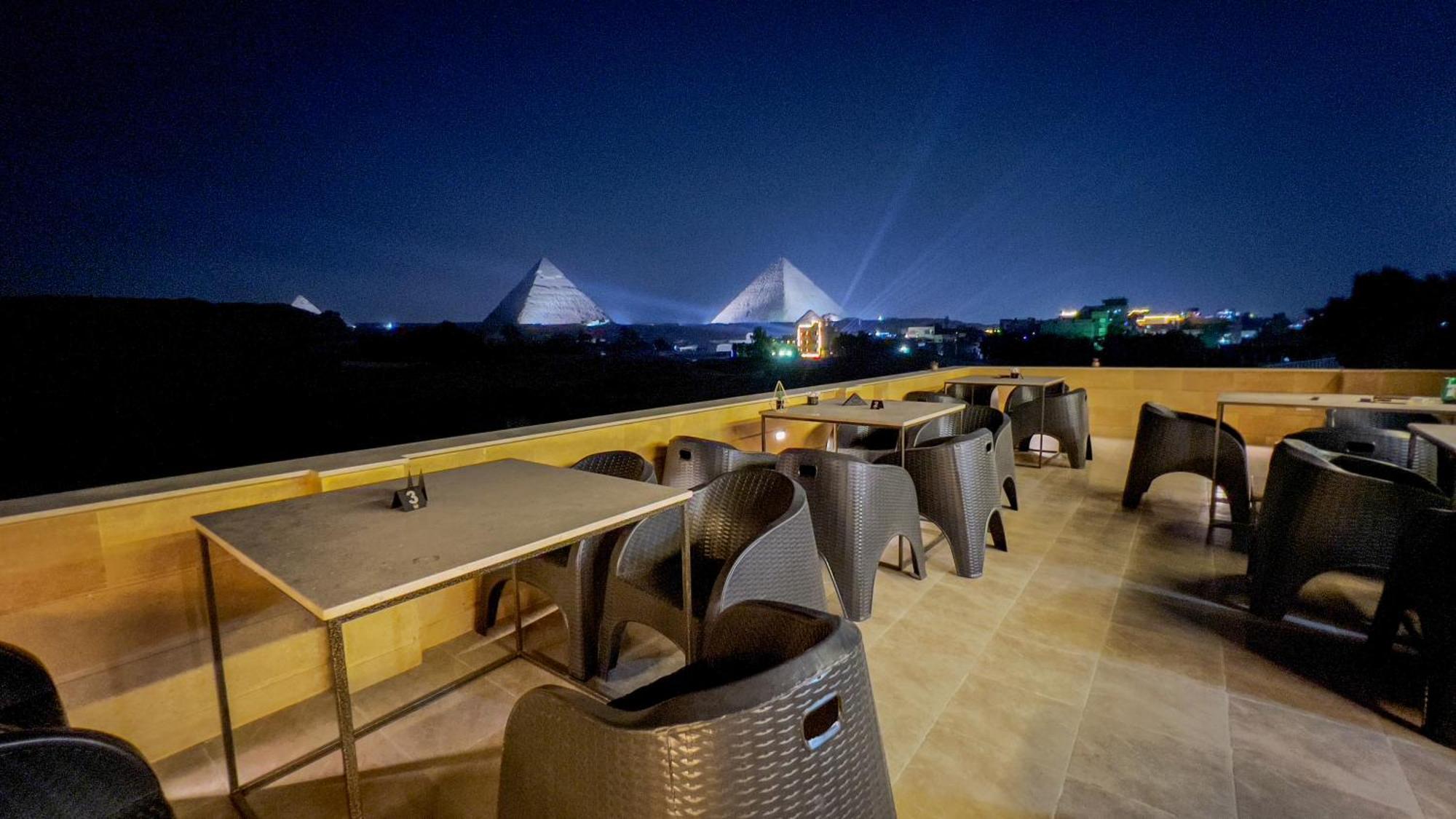 Pyramids Land Palace Kafret el-Gabal Buitenkant foto