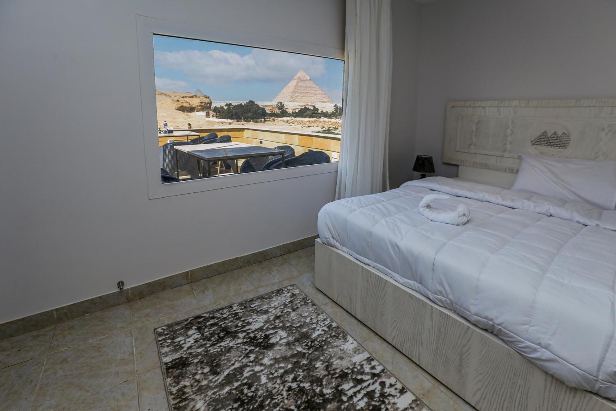 Pyramids Land Palace Kafret el-Gabal Buitenkant foto