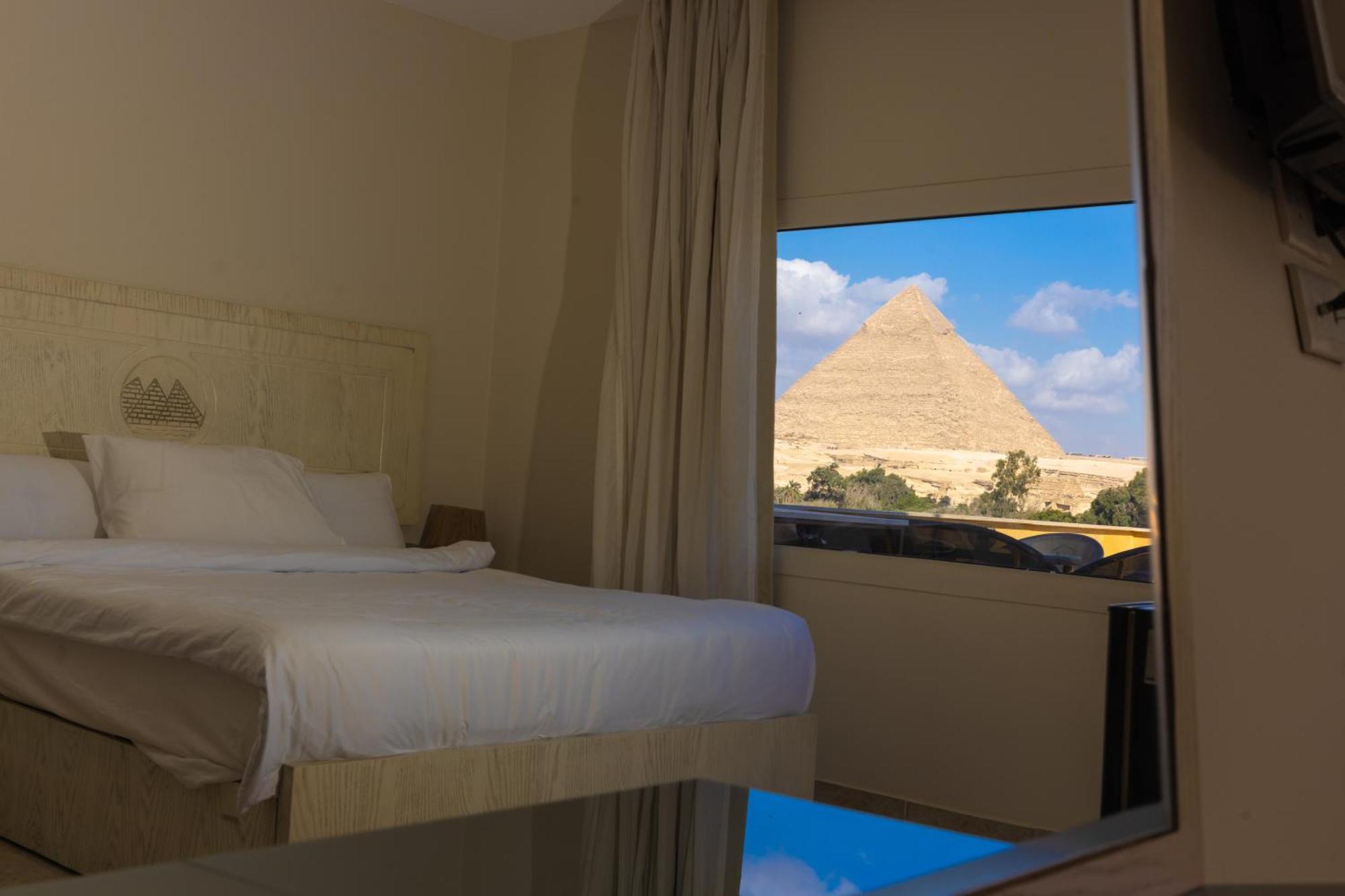 Pyramids Land Palace Kafret el-Gabal Buitenkant foto